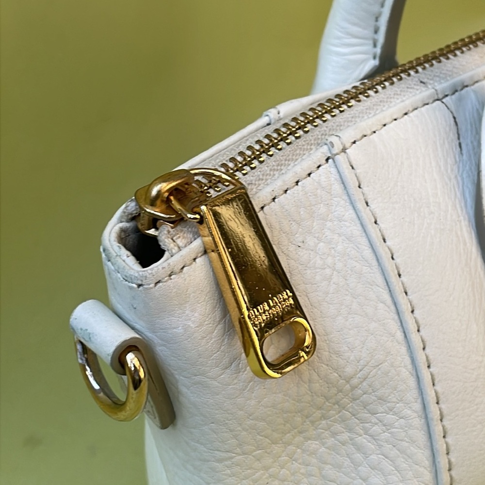 White/gold Blue Label Crestbridge of Burberry pebbled leather mine bag - Picture 7 of 16